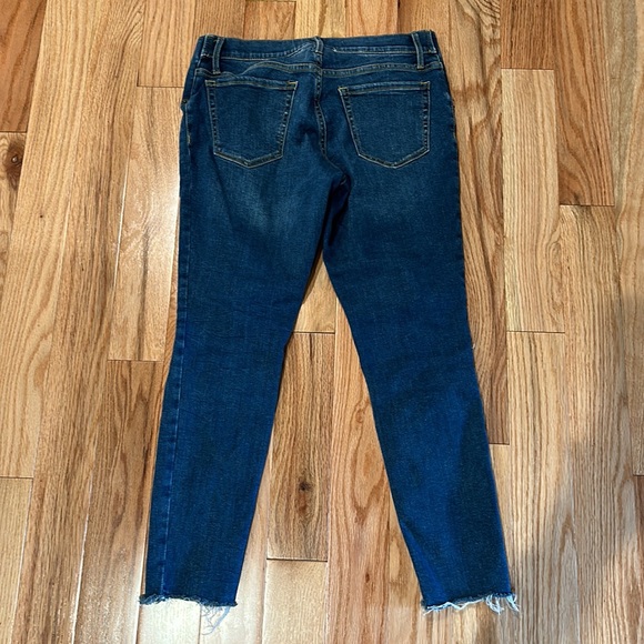 Isabel Maternity Distressed Skinny Entubado Cropped Jeans - Picture 4 of 5